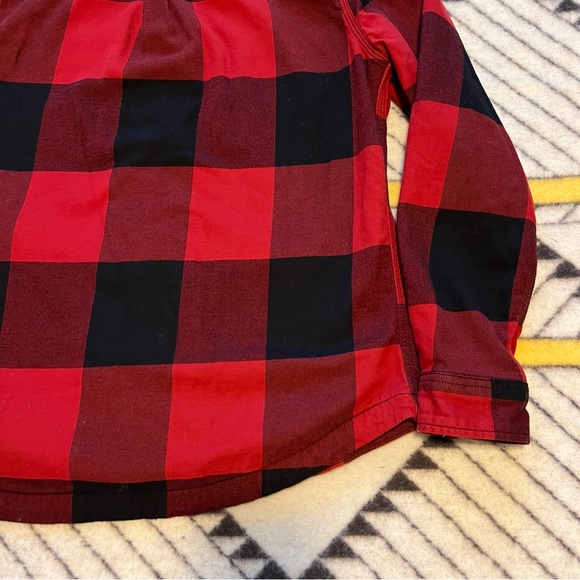 Carhartt women’s fleece lined flannel button down shirt - Picture 15 of 16